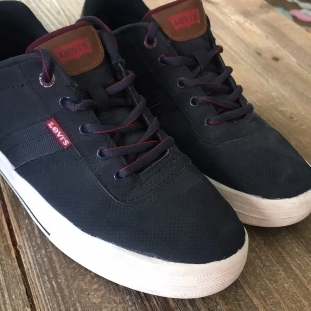 Levis levi’s sneakers